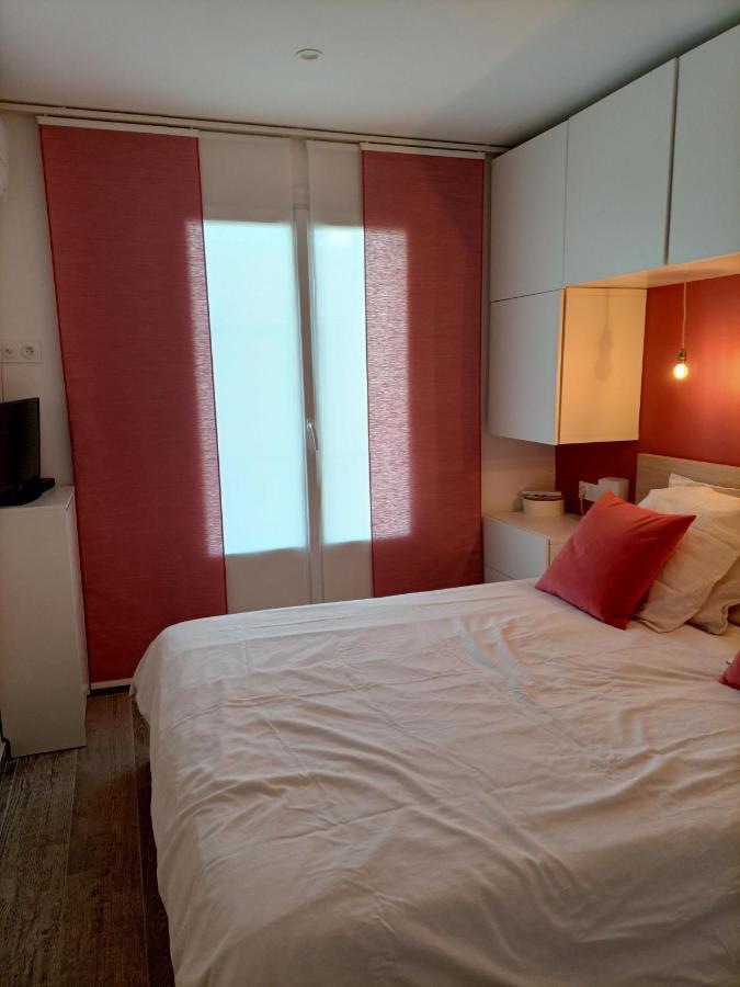 Appartement Proche Mer Avec Terrasse Et Jardin Privatif イエール エクステリア 写真