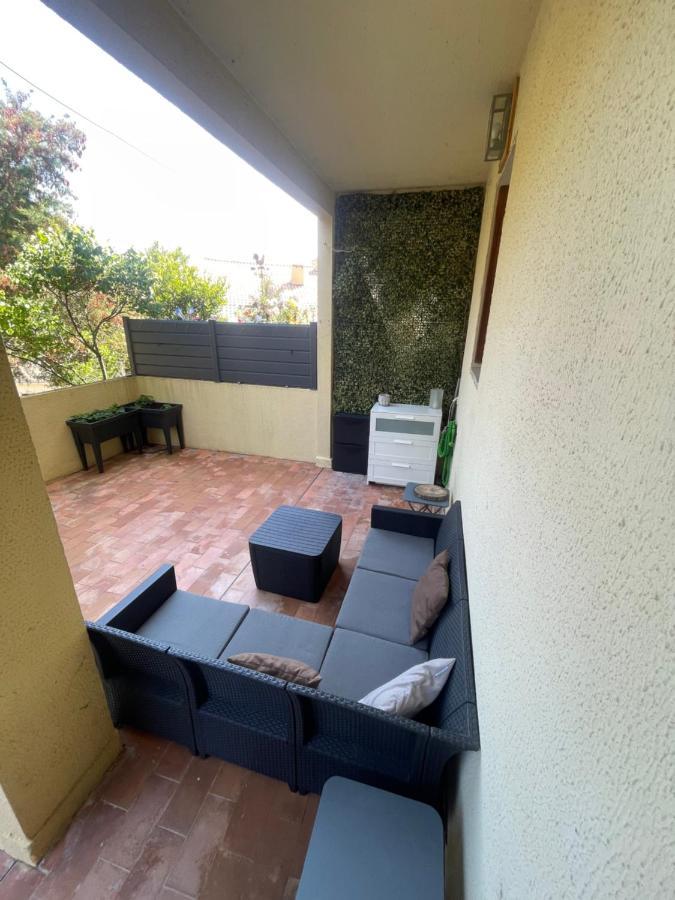 Appartement Proche Mer Avec Terrasse Et Jardin Privatif イエール エクステリア 写真