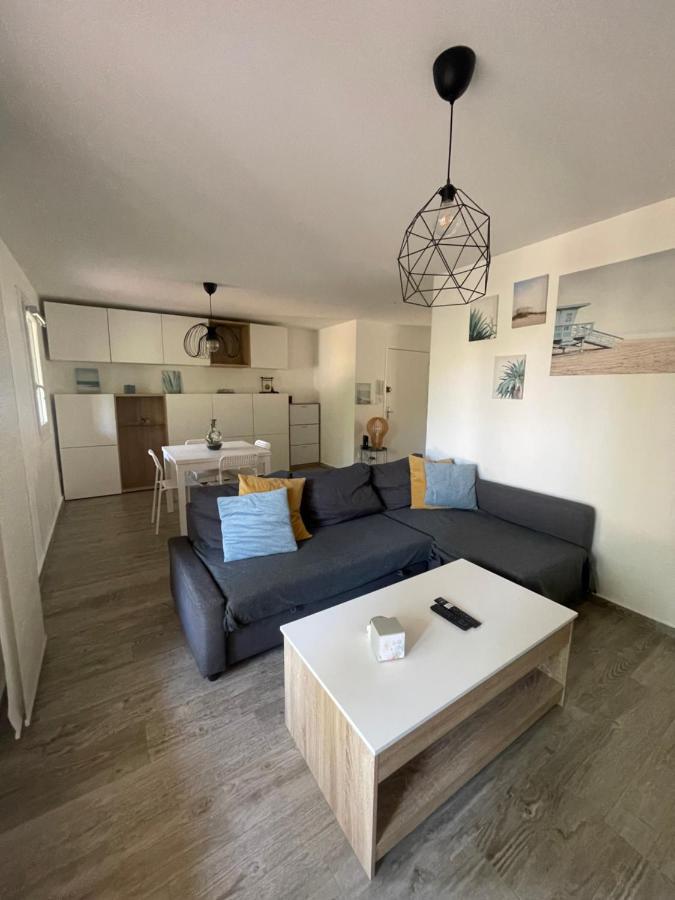 Appartement Proche Mer Avec Terrasse Et Jardin Privatif イエール エクステリア 写真