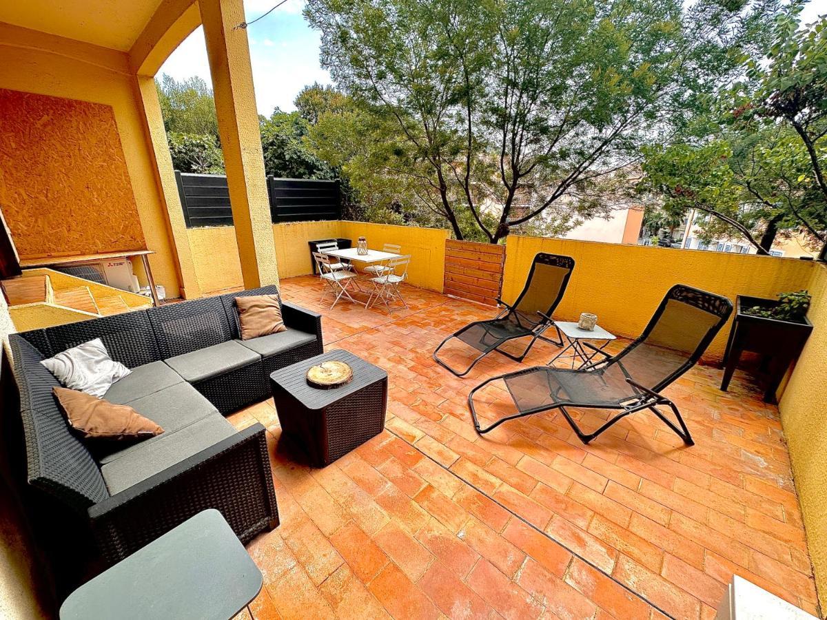 Appartement Proche Mer Avec Terrasse Et Jardin Privatif イエール エクステリア 写真