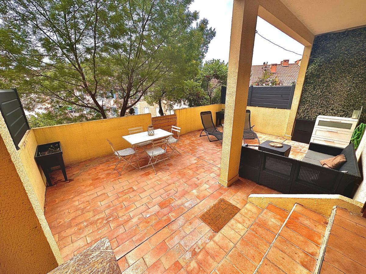 Appartement Proche Mer Avec Terrasse Et Jardin Privatif イエール エクステリア 写真