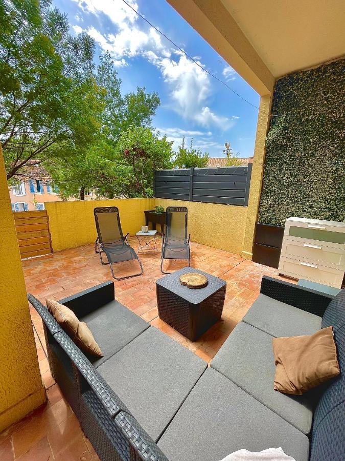 Appartement Proche Mer Avec Terrasse Et Jardin Privatif イエール エクステリア 写真